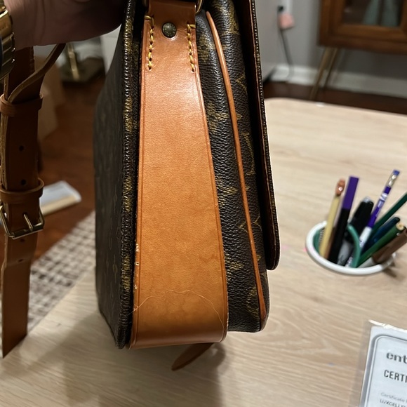 Louis Vuitton crossbody bag - Picture 6 of 11